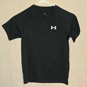 Under Armour Youth Black/white Small T-Shirt YSM Loose